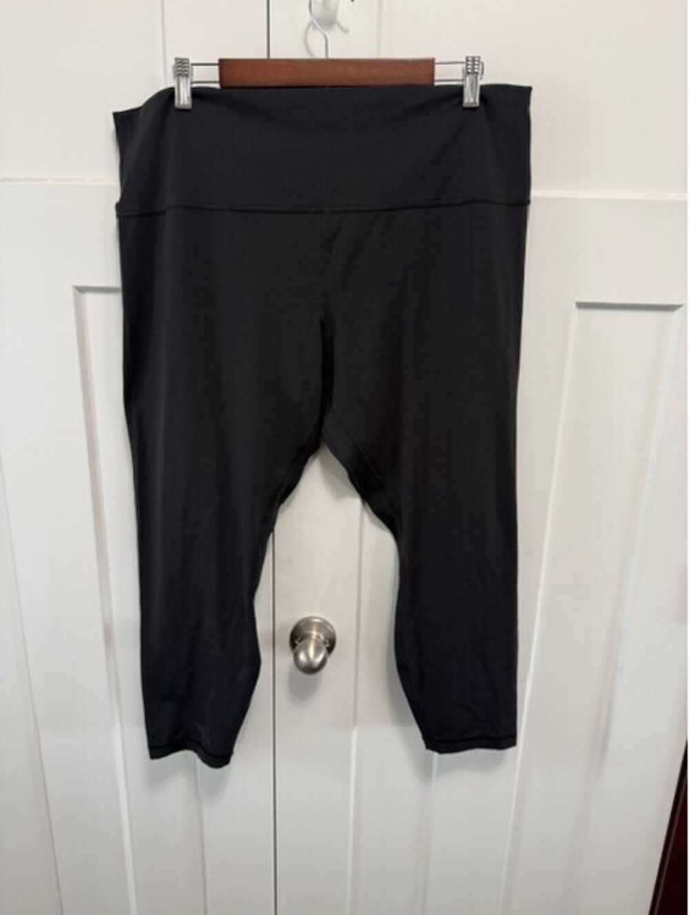 NWOT Lululemon black cropped soft leggings 23" inseam size 20
